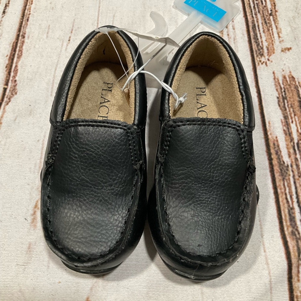NWT CHILDRENS PLACE BOYS BLACK SLIP ON LOAFERS